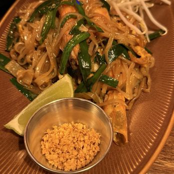 Unglo Thai BBQ - Prawn Pad Thai (7/10) - Thai Near Me - New York, New York Unglo Thai BBQ - Prawn Pad Thai (7/10) - Thai Near Me - New York, New York