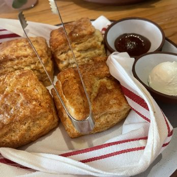 Yardbird Table & Bar - Classic Buttermilk Biscuits - Southern Near Me - Miami Beach, Florida