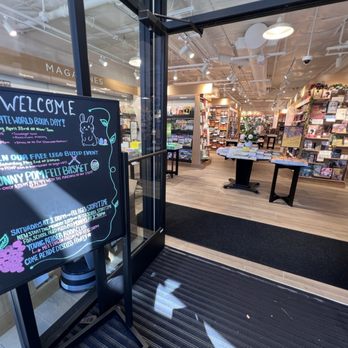 Barnes & Noble - 4/3/26 FYI. Interior - Bookstores Near Me - Napa, California