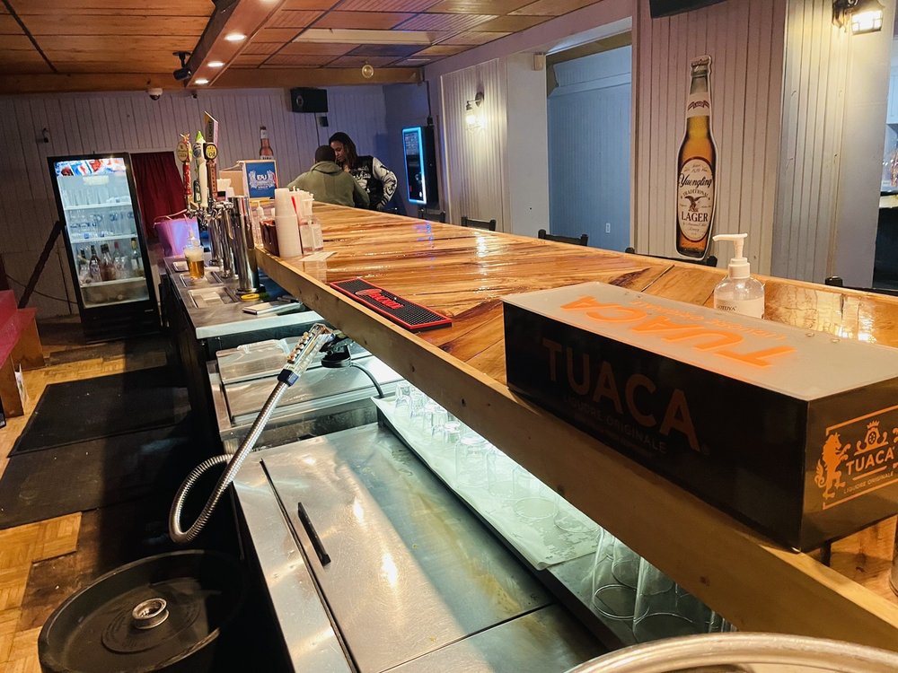 J’S JUKE JOINT Updated September 2024 1129 Ravine St, Munhall