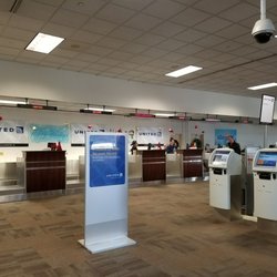 United Airlines - Check-in and ticketing