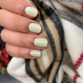REE Nail & Spa - Gel manicure - Nail Salons Near Me - New York, New York