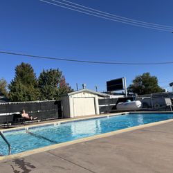 Bishop Village Motel