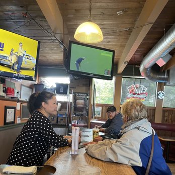 Beach N' Brew - Yvonne put the TVs on golf for us and the crowd was fun. - Dive Bars Near Me - Seaside, Oregon Beach N' Brew - Yvonne put the TVs on golf for us and the crowd was fun. - Dive Bars Near Me - Seaside, Oregon