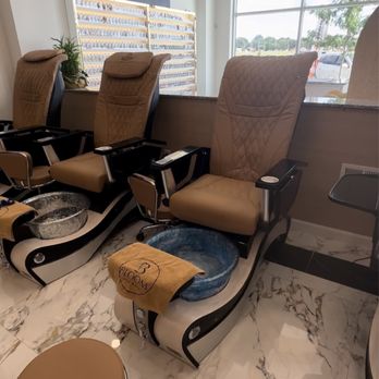 Bloom Nails & Spa - Pedicures - Nail Salons Near Me - Kansas City, Missouri Bloom Nails & Spa - Pedicures - Nail Salons Near Me - Kansas City, Missouri