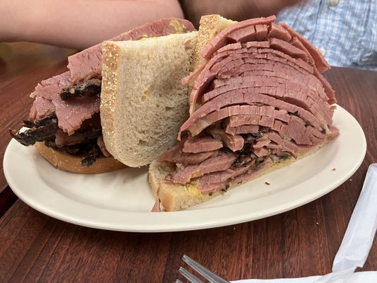 Lester's Deli by null
