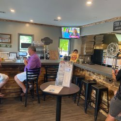 Lorenzo's Pub & Pizza - Bar Dining!
