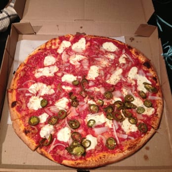 Pizzeria Da Vinci - Extra sauce, fresh mozzarella, onions, 1/2 jalapeño - Pizza Near Me - Avon, Connecticut