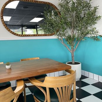 Mia's Cafe - Cafes Near Me - Signal Hill, California Mia's Cafe - Cafes Near Me - Signal Hill, California