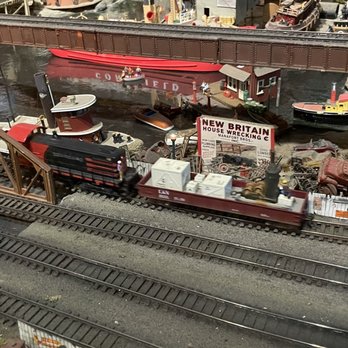 Pizza Works - The upper floor contains meticulously detailed model railroad displays created by Steven Cryan - Pizza Near Me - Old Saybrook, Connecticut Pizza Works - The upper floor contains meticulously detailed model railroad displays created by Steven Cryan - Pizza Near Me - Old Saybrook, Connecticut