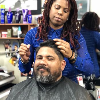 Showcase Barber Salon - Haircut and beard trim by Marci Shears - Barbers Near Me - Los Angeles, California