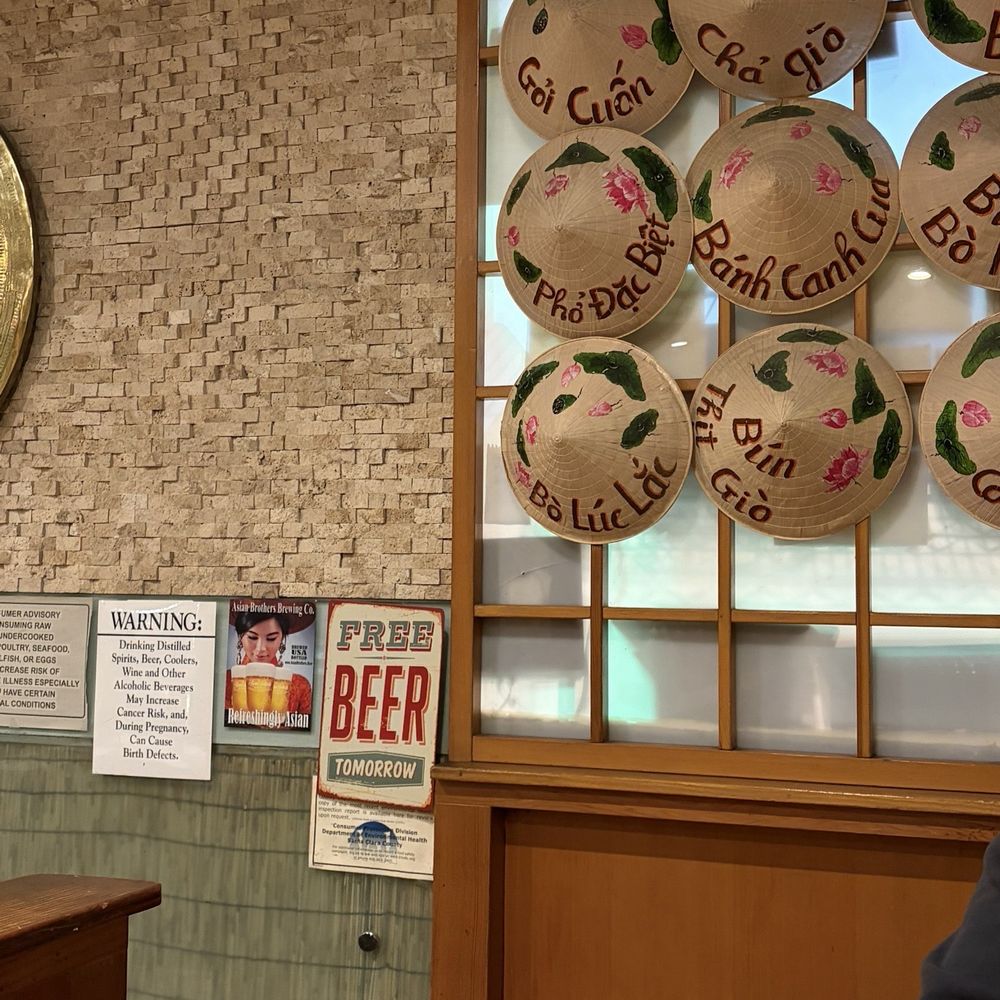 Truong Thanh Restaurant - Wall decor - Vietnamese Near Me - Milpitas, California