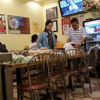 Dieu Huong - View of tiny restaurant in Saigon West, opposite Phuoc Loc bakery - Vietnamese Near Me - Falls Church, Virginia