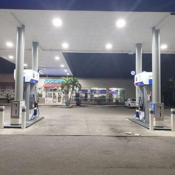 Chevron - a gas station at night - Gas Stations Near Me - Miami, Florida