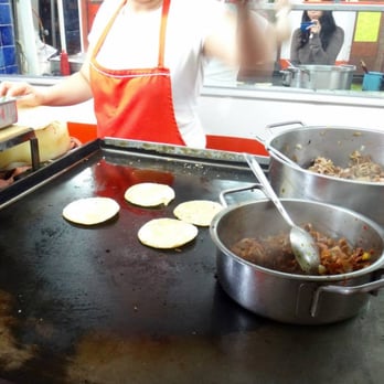 Taqueria Viviana - watching them make our food - Tacos Near Me - Puebla, PUE Taqueria Viviana - watching them make our food - Tacos Near Me - Puebla, PUE