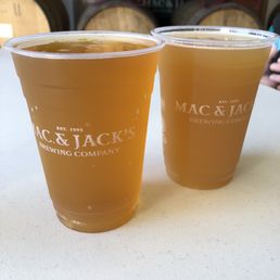 Apricot Wheat and Hazy IPA Apricot Wheat and Hazy IPA