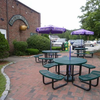 Sudbury Coffee Works - tables and umbrellas outside - Coffee & Tea Near Me - Sudbury, Massachusetts Sudbury Coffee Works - tables and umbrellas outside - Coffee & Tea Near Me - Sudbury, Massachusetts