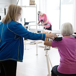Forever Fit Newmarket - Personal coaching on hydraulic equipment