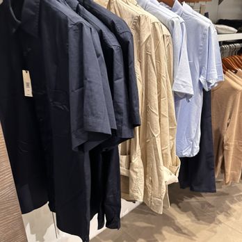 Banana Republic - Accessories Near Me - Raleigh, North Carolina