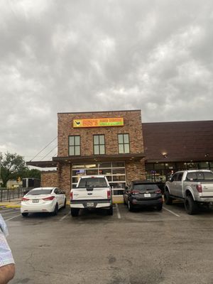 Gus's World Famous Fried Chicken by null