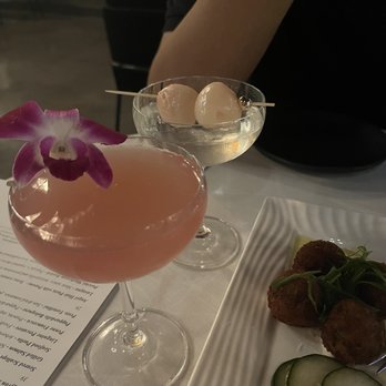 Cucina Venti Restaurant - Peach please cocktail, lychee martini - Italian Near Me - Mountain View, California