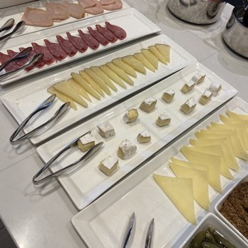 AC Hotel by Marriott Boston Cambridge - Cheese platter breakfast buffet - Hotels Near Me - Cambridge, Massachusetts AC Hotel by Marriott Boston Cambridge - Cheese platter breakfast buffet - Hotels Near Me - Cambridge, Massachusetts