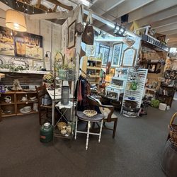Country Creations Antique Mall