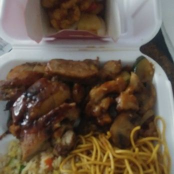 Panda Express - Half Chow Mein and Fried Rice side dish. Mushroom, Teriyaki and SweetFire Chicken. - Chinese Near Me - Milledgeville, Georgia