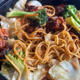 Spicy Chicken Teriyaki Bowl with noodles Spicy Chicken Teriyaki Bowl with noodles