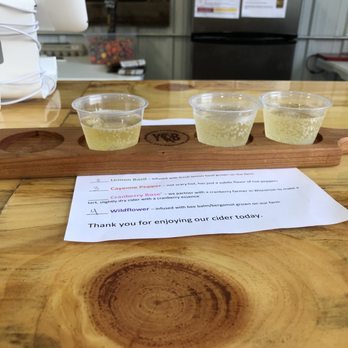 Sapsucker Farms Yellow Belly Cidery - Flight of cider - Cideries Near Me - Mora, Minnesota Sapsucker Farms Yellow Belly Cidery - Flight of cider - Cideries Near Me - Mora, Minnesota
