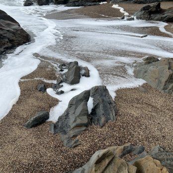 Bean Hollow State Beach - Water receding to the ocean - Beaches Near Me - Pescadero, California