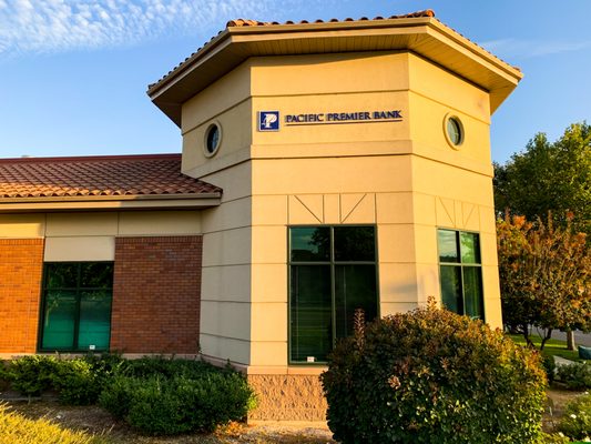 PACIFIC PREMIER BANK - Updated July 2025 - 35 Photos & 18 Reviews - 400
