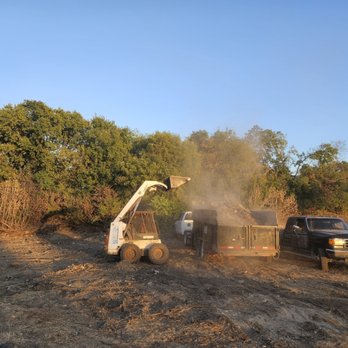 Giraffe Tree & Landscaping Services - Lot Cleaning - Tree Services Near Me Giraffe Tree & Landscaping Services - Lot Cleaning - Tree Services Near Me