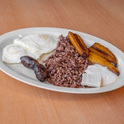 Con Sabor Salvadoreño - Desayuno casero típico