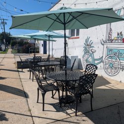 Dolce Gelateria - Outside dining