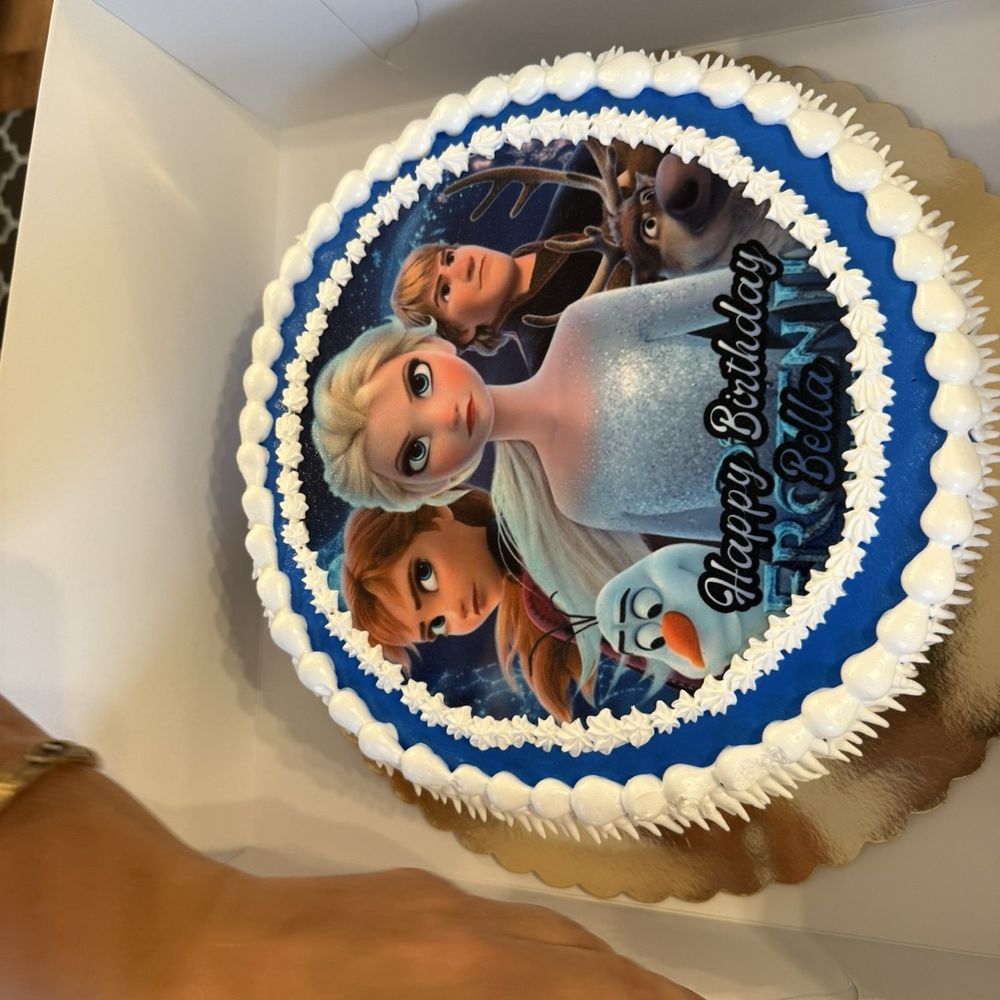 La Gran Via Bakery - Frozen birthday cake - Bakeries Near Me - Brooklyn, New York La Gran Via Bakery - Frozen birthday cake - Bakeries Near Me - Brooklyn, New York