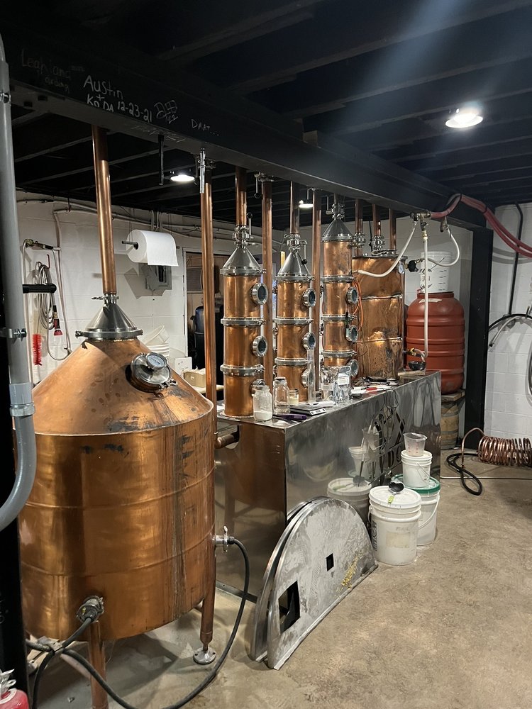 White Valley Distilling Logo
