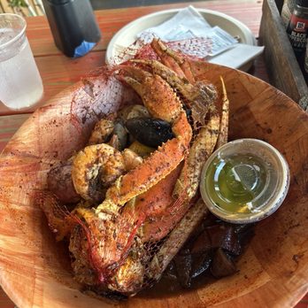 Le Tub - Seafood boil - Burgers Near Me - Hollywood, Florida Le Tub - Seafood boil - Burgers Near Me - Hollywood, Florida