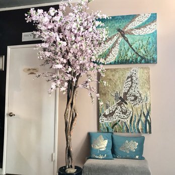 The Zen Den Spa - Waiting room - Chiropractors Near Me - Whittier, California The Zen Den Spa - Waiting room - Chiropractors Near Me - Whittier, California