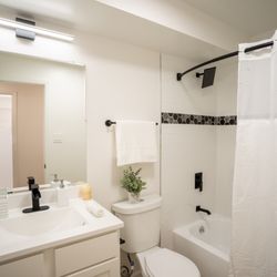 Middlebrooke Apartments & Townhomes