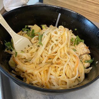 honeygrow - Red Coconut Curry (v, gf) - Salad Near Me - Hamilton Township, New Jersey honeygrow - Red Coconut Curry (v, gf) - Salad Near Me - Hamilton Township, New Jersey