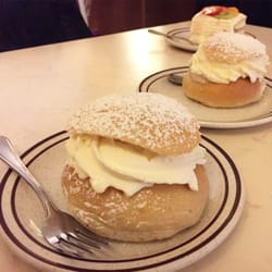 HB Martins Konditori O Café - Fika with semla