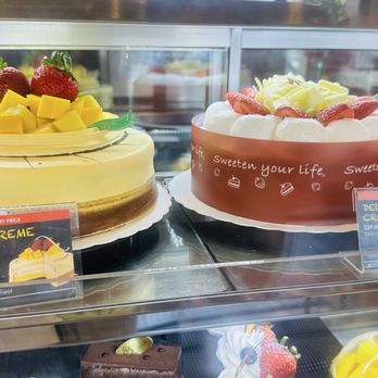 85°C Bakery Cafe-Waterford - I can't wait to try one of these cakes - Bakeries Near Me - San Jose, California 85°C Bakery Cafe-Waterford - I can't wait to try one of these cakes - Bakeries Near Me - San Jose, California