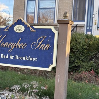Honeybee Inn Bed & Breakfast - Out front. - Hotels Near Me - Horicon, Wisconsin Honeybee Inn Bed & Breakfast - Out front. - Hotels Near Me - Horicon, Wisconsin