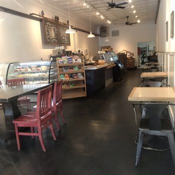 Bella Bakery - view when you walk in - Bakeries Near Me - Calistoga, California