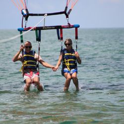 Parasail Middle Keys - Come for a dip with Parasail Middle Keys with loved ones. This is a Memory you will never forget.