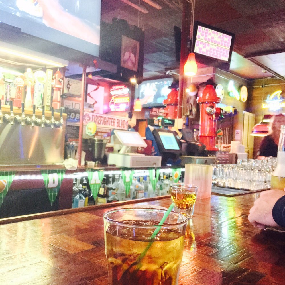 Firehouse Pub - Yummy - Pubs Near Me - Lake Oswego, Oregon