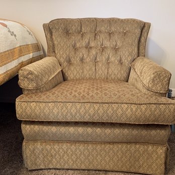 Carlson's Upholstery - Furniture Reupholstery Near Me - Paramount, California