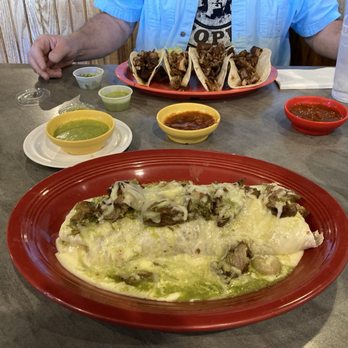 El Mayor Mexican Restaurant - Carnitas-top. Tender pork, lots of It - Mexican Near Me - St. Louis, Missouri El Mayor Mexican Restaurant - Carnitas-top. Tender pork, lots of It - Mexican Near Me - St. Louis, Missouri