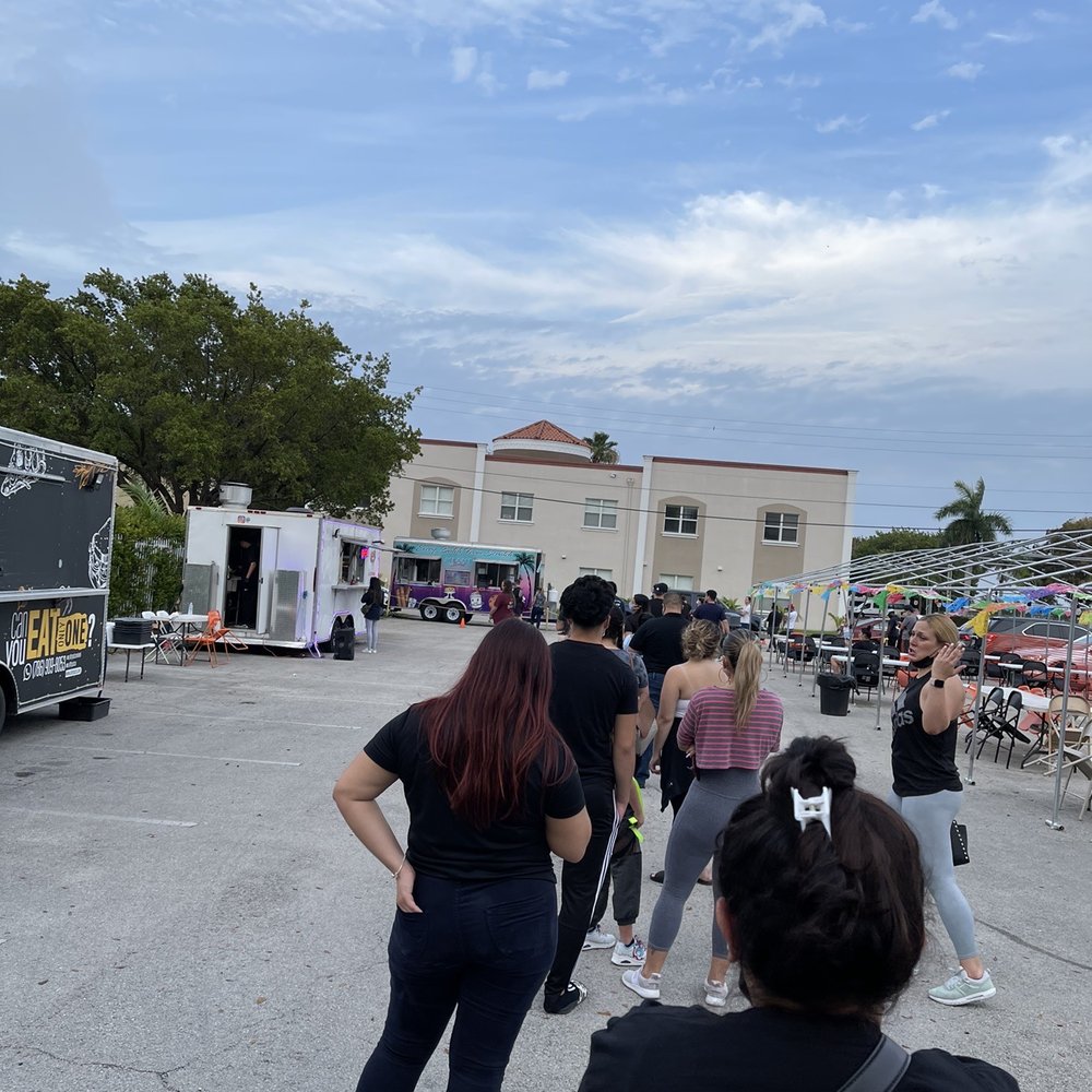 La Catrina - The line at opening - Tacos Near Me - Miami, Florida